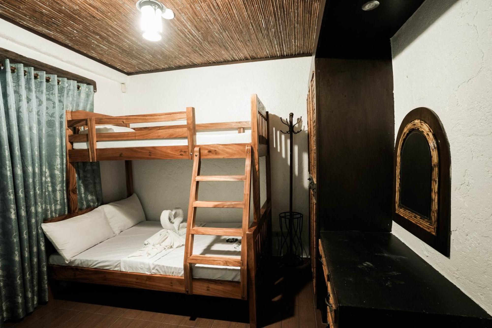 Casa De Celestina Private Resort Silang Екстериор снимка